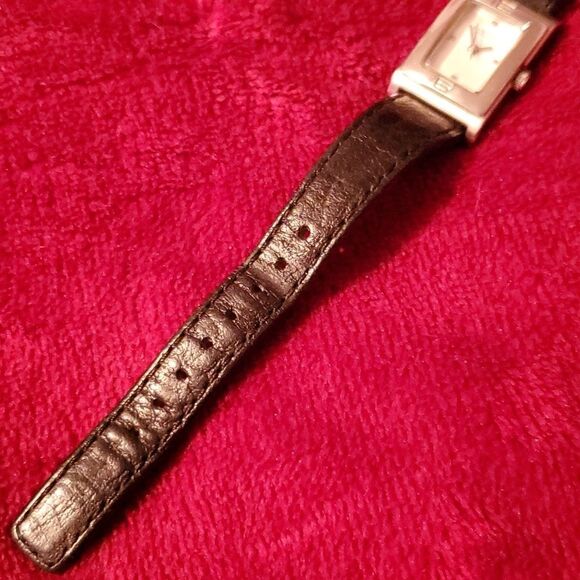 Kenneth Cole Watch U54-05-KC6032‎ Women's Leather Band Petite Rectangular Silver - Picture 3 of 9